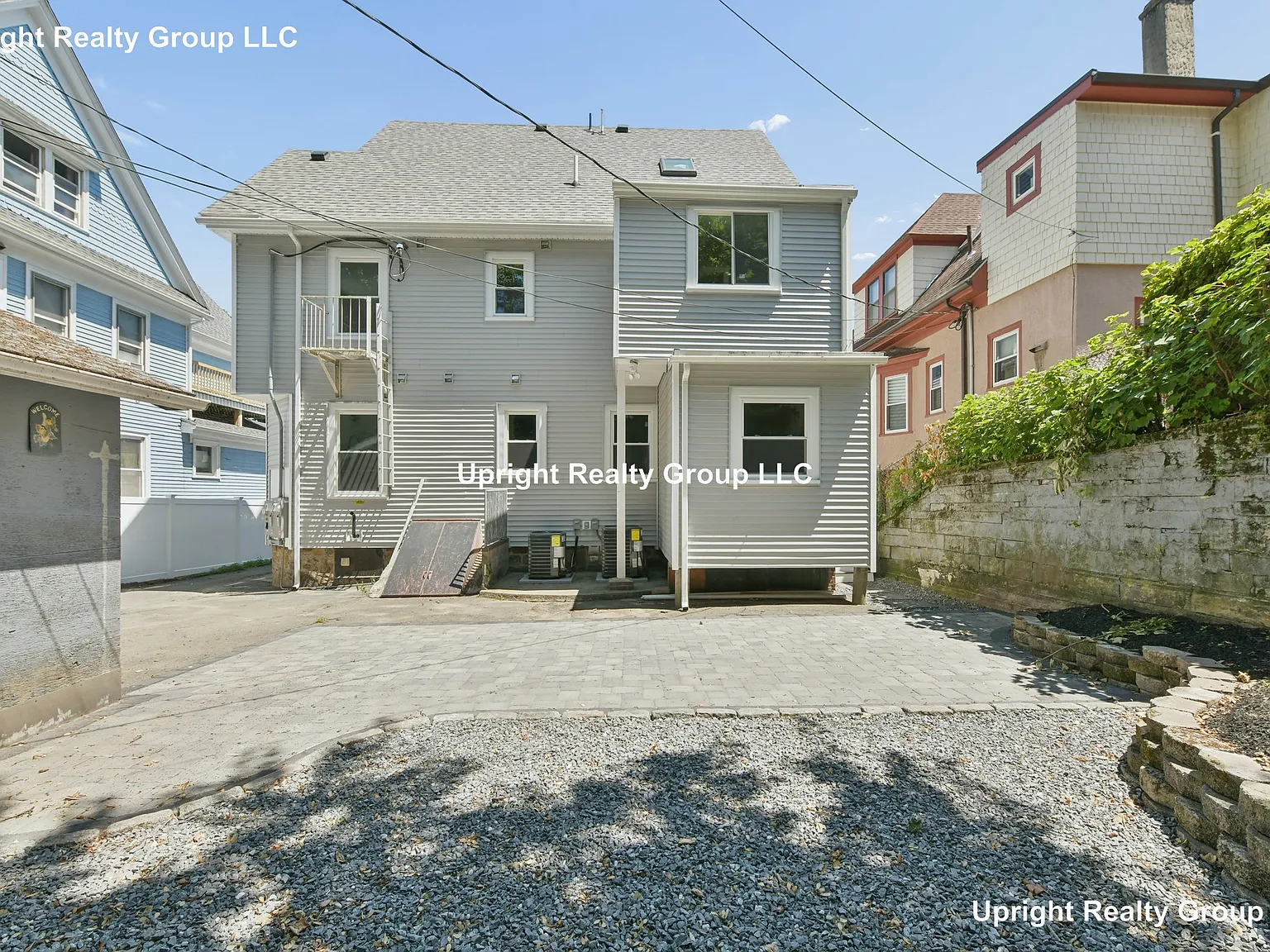 4 bed, 3.0 bath, 2157 sqft, $5,800 — Photo 4