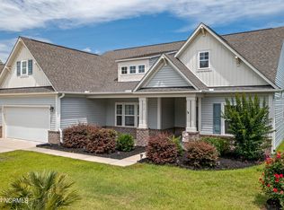 612 Meadowbrook Ln NW, Calabash, NC 28467