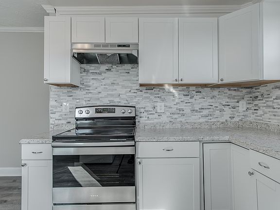 3rd image of 202 Summit Ave APT 3