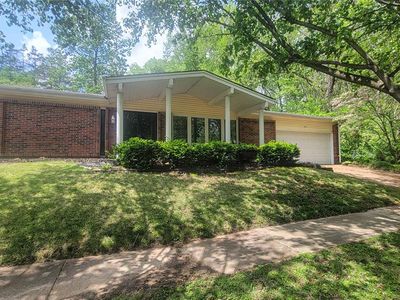 5489 Limerick Dr, Saint Louis, MO, 63128