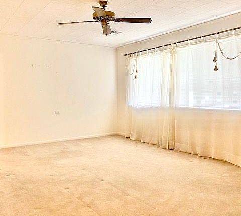 5th image of 216 Chennault St