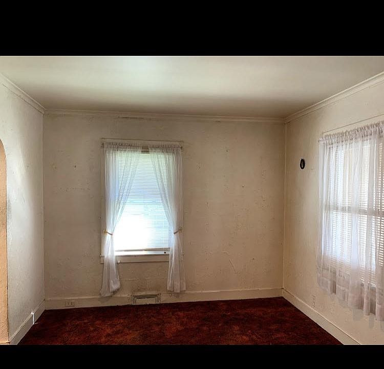 1st image of 936 Athalia Ave