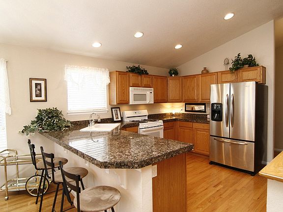 Kitchen - Granite counters!