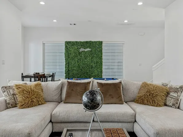 3020 Live Oak St #Id1257713p, Houston, TX 77004