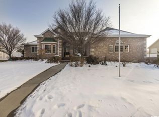 352 E Golden Pheasant Dr, Draper, UT 84020