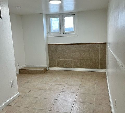 5th image of 963 Colorado Ave