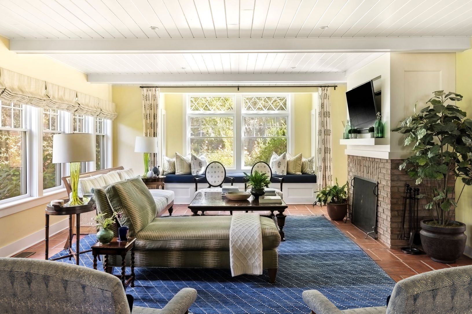 Family Room w fireplace