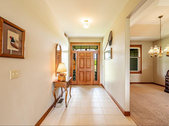 4th image of 22 Pleasant Valley Ln