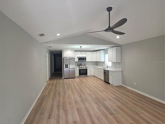 3rd image of 851 AVENUE R NE