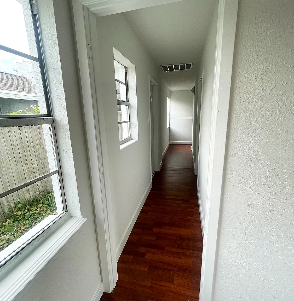 4 bed, 1.5 bath, 1050 sqft, $1,650 — Photo 3