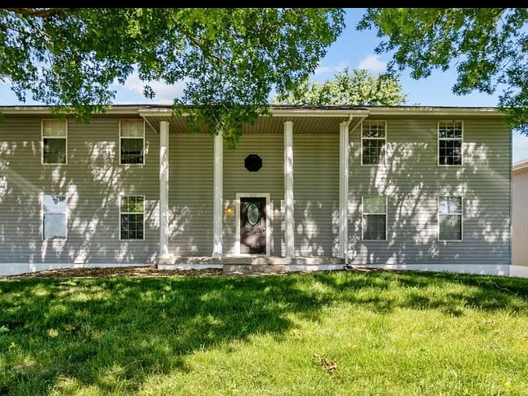 207 NW Barr Rd #D — Photo 1
