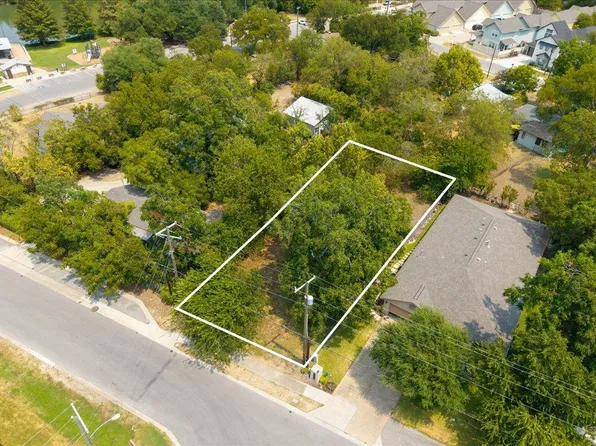 513 N Lewis St, Round Rock, TX 78664