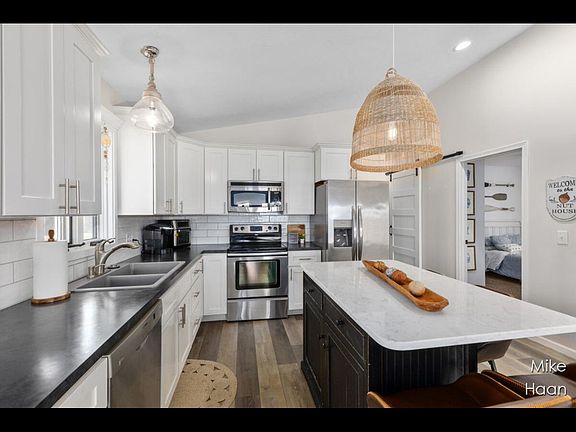 5th image of 13545 Armitage Dr