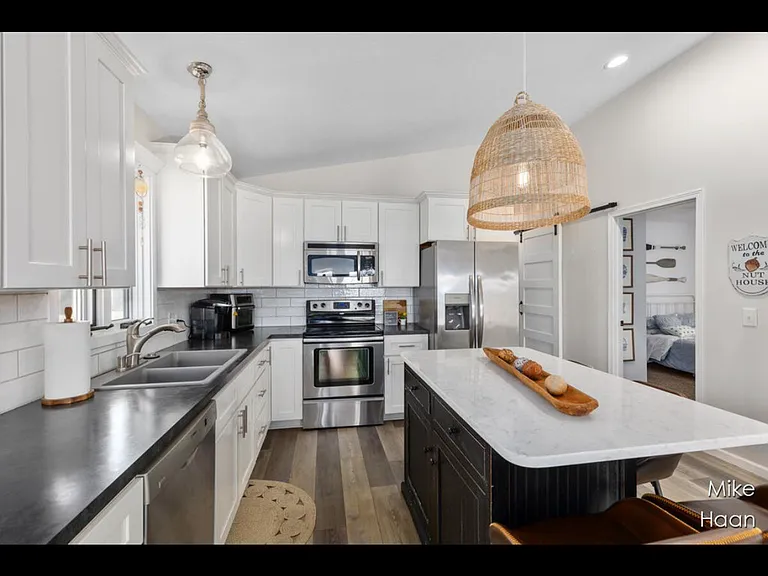 13545 Armitage Dr — Photo 5