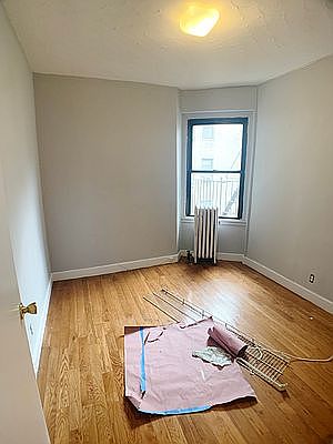 1st image of 2105 33rd St APT 3B