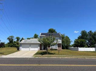 17 Amherst Dr, Burlington, NJ 08016