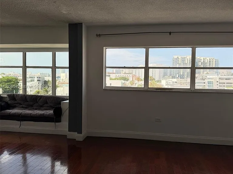1881 Washington Ave #7C — Photo 3