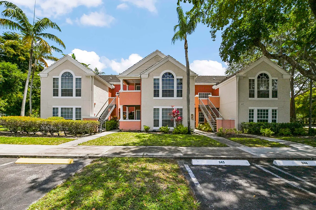 Building Photo - 1055 Crystal Way #A