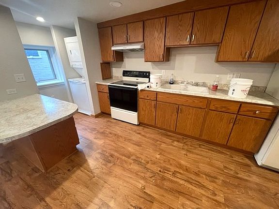 3rd image of 810 Erie Ave #4