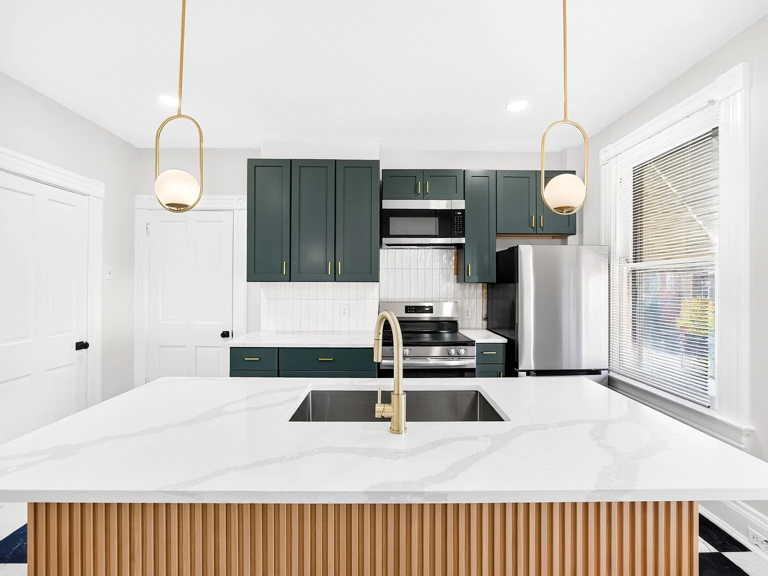 1 bed, $1,400 — Photo 2
