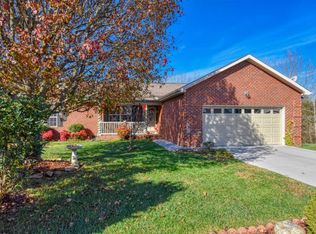 4401 Waldon Pond Ln, Corryton, TN 37721