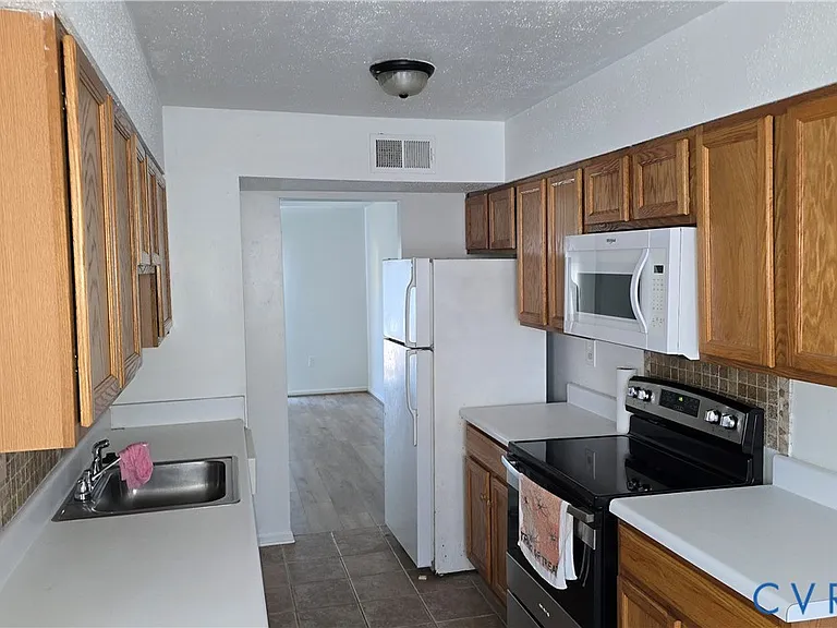 1501 Ivymount Rd — Photo 3