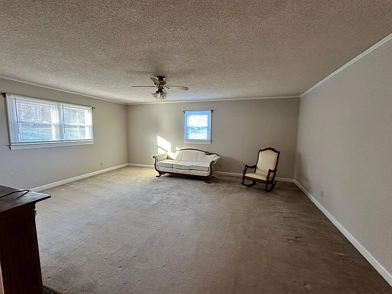 520 Tabor Rd — Photo 9