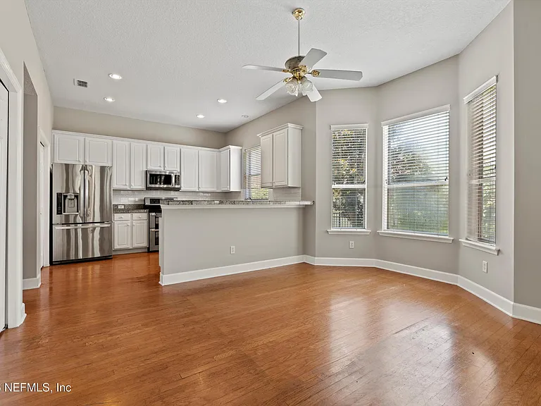 7610 Sentry Oak Cir W — Photo 9