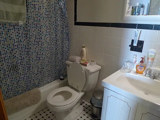 Rented by America Mecca Realty LLC | media 23