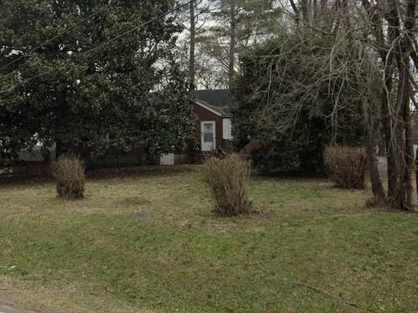 725 Drummond Dr #B