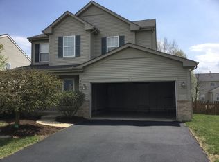 2027 Clarendon Ln, Aurora, IL 60504