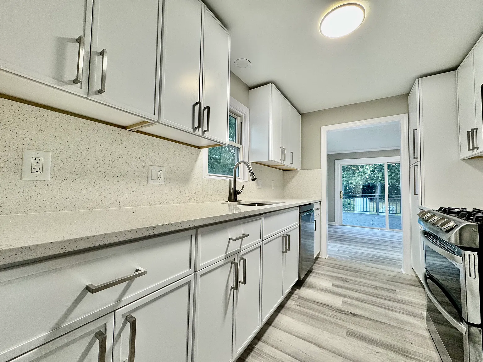 728 Busch Rd — Photo 2