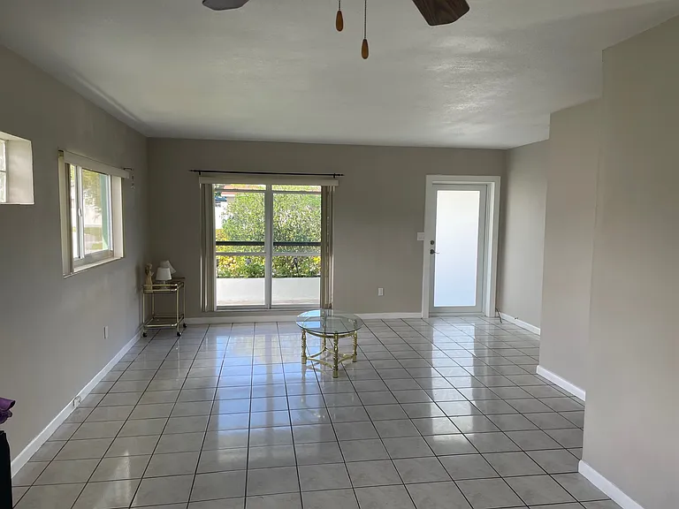 11910 SW 187th Ter — Photo 13