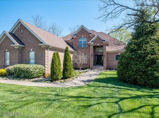 901 Persimmon Ridge Dr, Louisville, KY 40245
