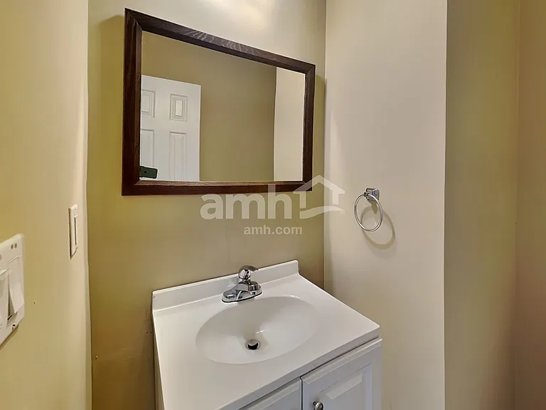 1852 Clear Springs Ln — Photo 10