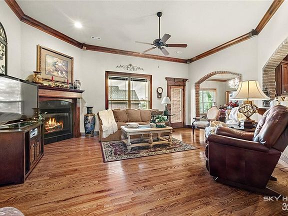 5th image of 5598 Murfield Dr