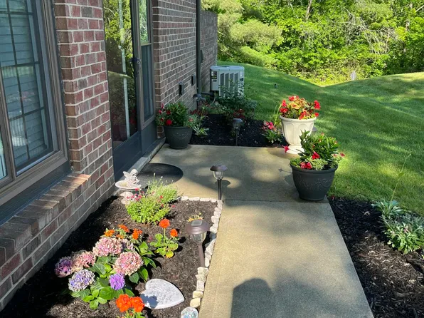 6365 Cliff Side Dr, Florence, KY 41042