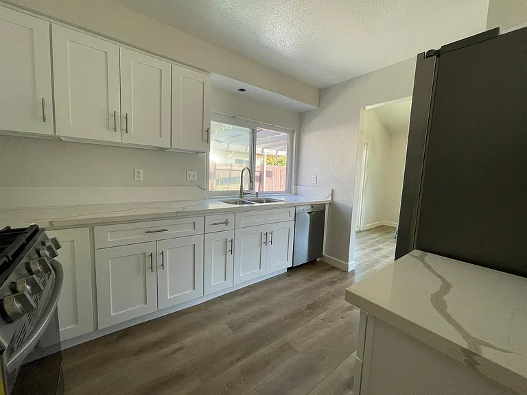 3503 Spruce Ct — Photo 7