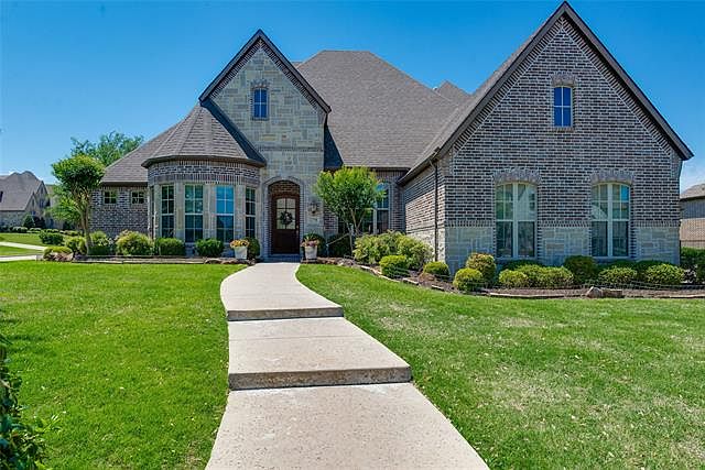 1st image of 2704 Majestic Grove Ln