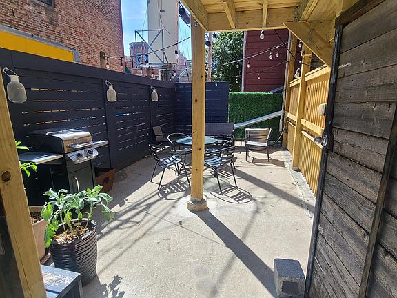 3rd image of 2103 N Western Ave #2R