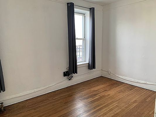 3rd image of 35-46 31st St #3R