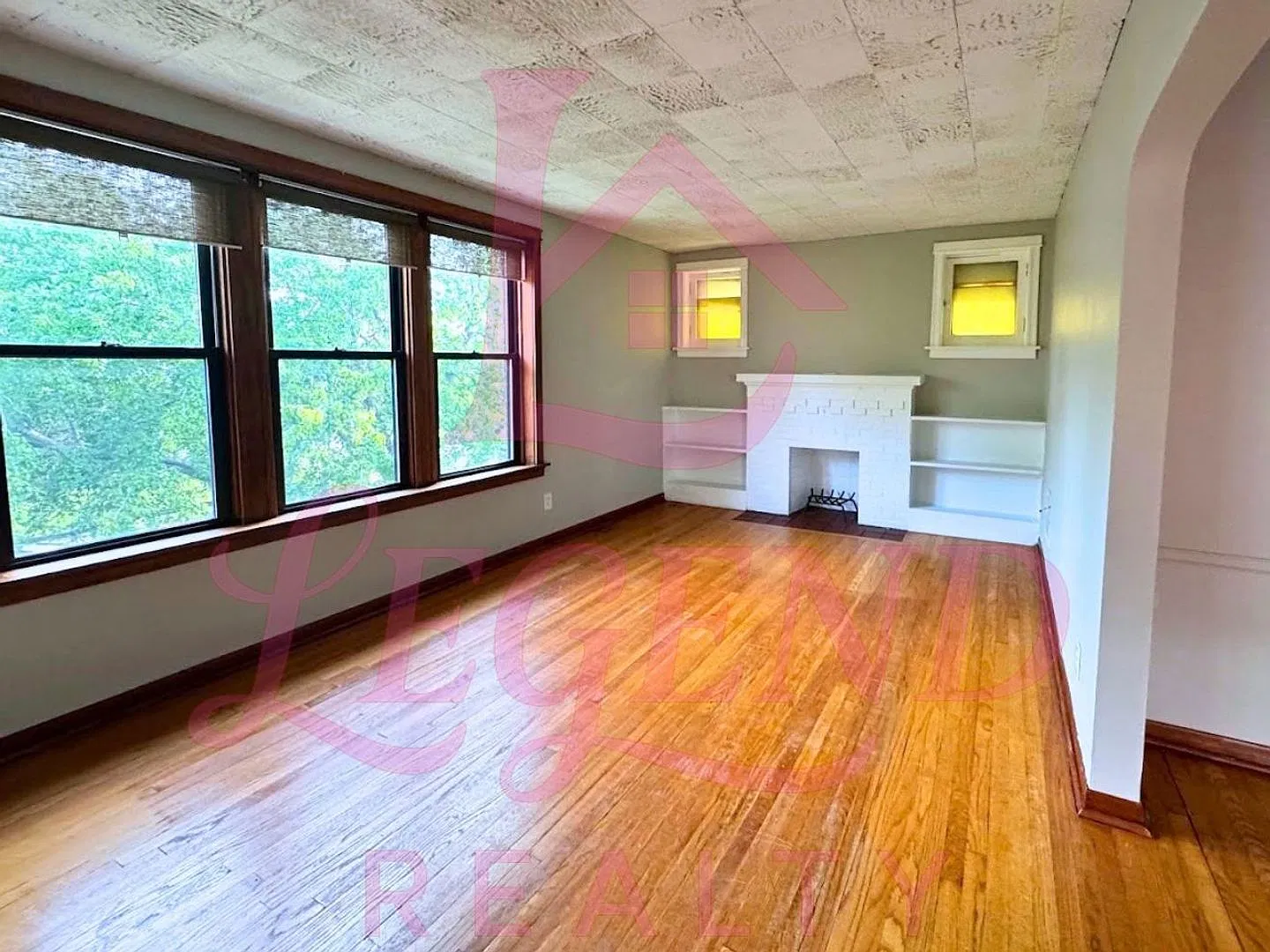 4942 Tholozan Avenue — Photo 4