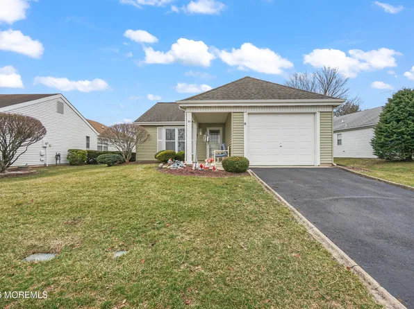 33 Appleby Place, Manchester, NJ 08759