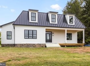 1096 Cherry Ln, Newtown, PA 18940