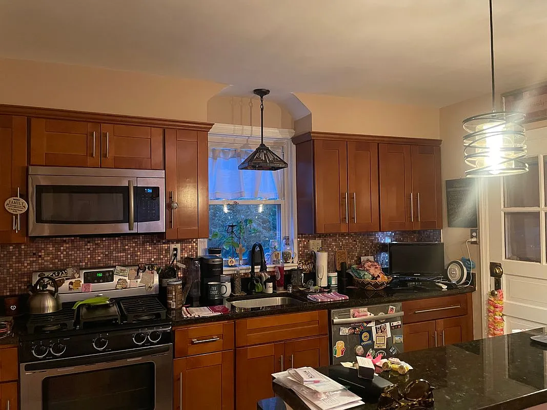 3 bed, 2.0 bath, 1176 sqft, $2,495 — Photo 4
