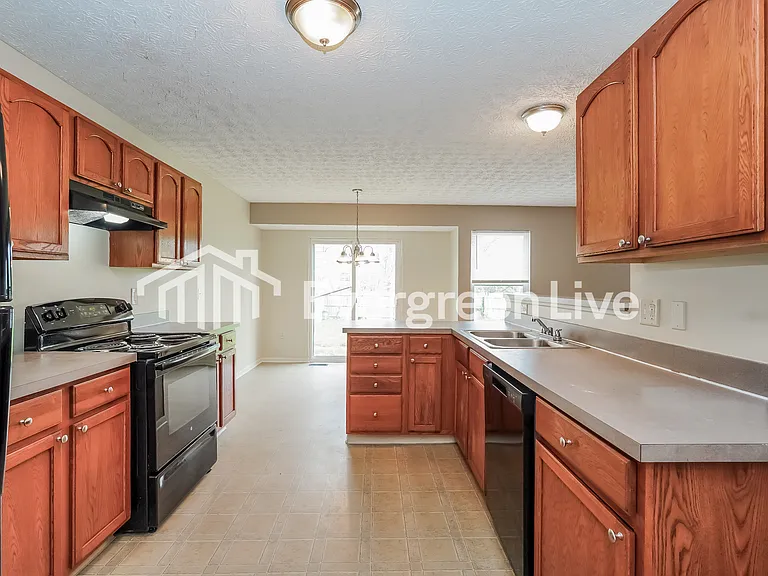 1720 E 24th Ave — Photo 7