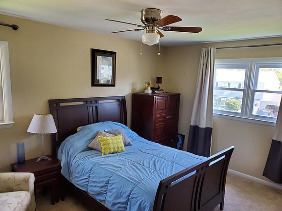 3rd image of 510 Courtland Pl