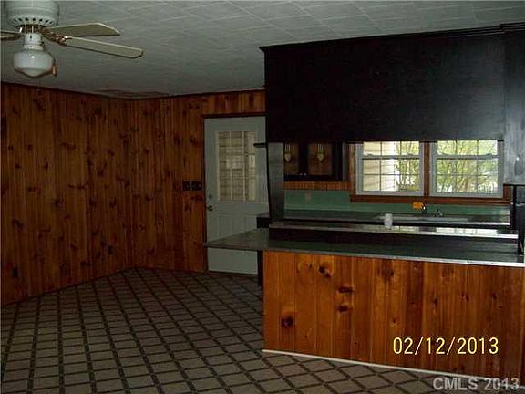 3rd image of 303 Goforth St