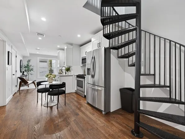 221 Paris St #1, Boston, MA 02128