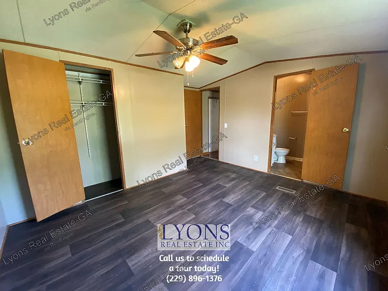 1913 Windsor Ave — Photo 8